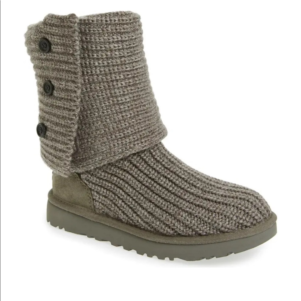 Classic cardy knit boots